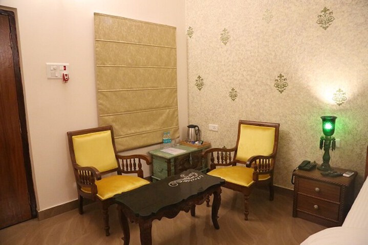 Room 15 of 61