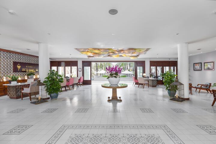 Hotel Lobby