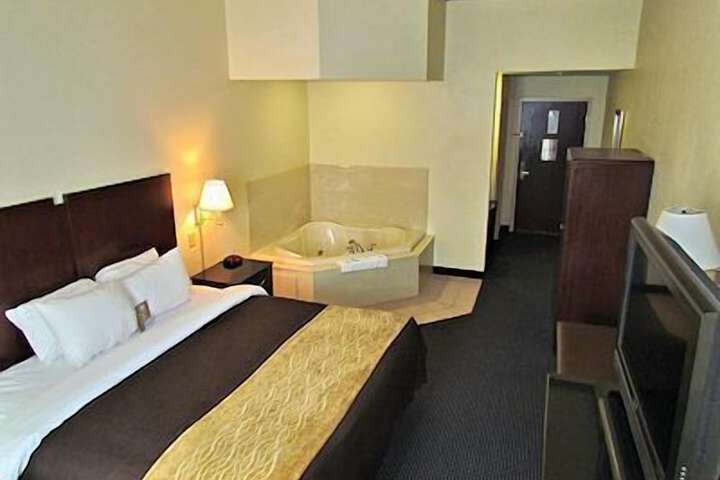 Jetted tub