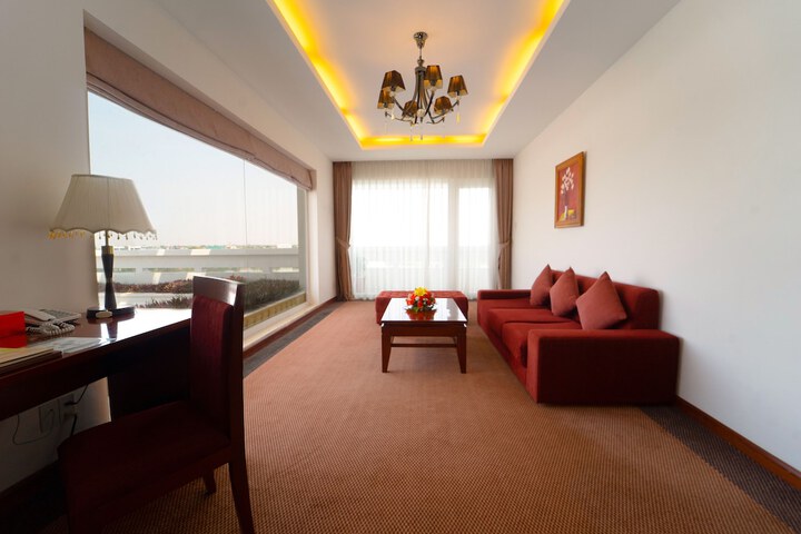 Room 45 of 194
