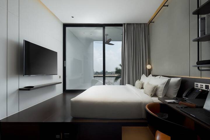 Room 15 of 44
