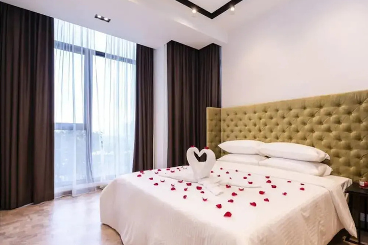 Room 5 of 27