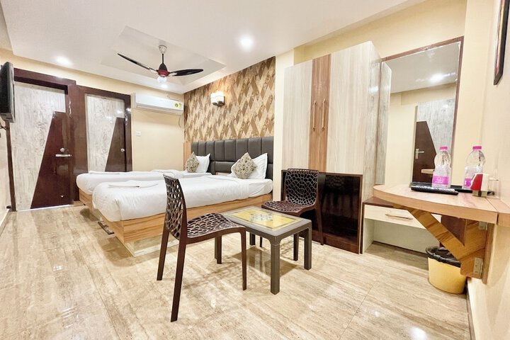 Room 32 of 159