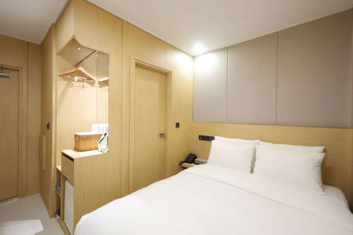 Room 20 of 75