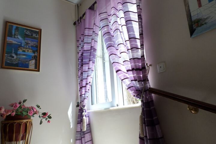 Room 6 of 43