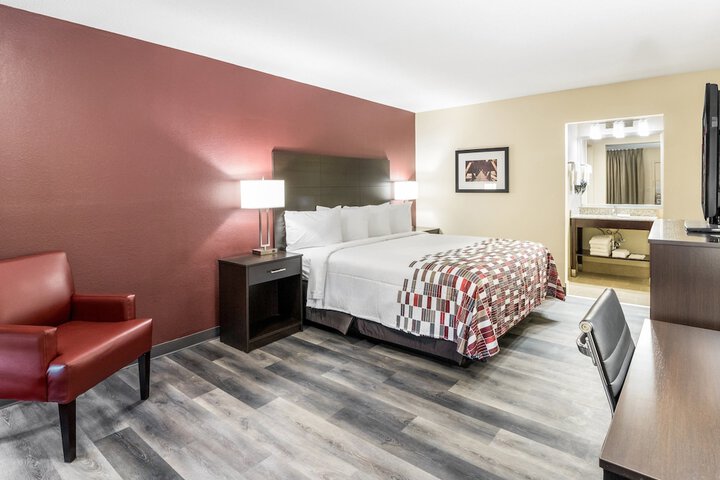 Superior King Bed (10 of 12)