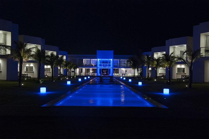 Hotel Pool