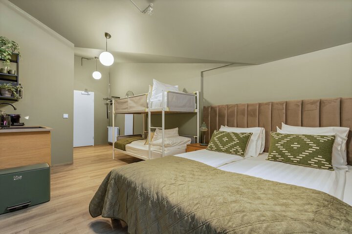 Room 5 of 87