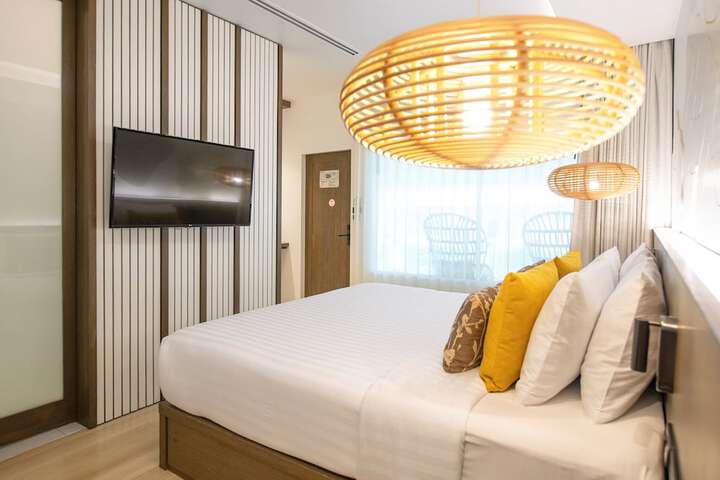 Room 32 of 95