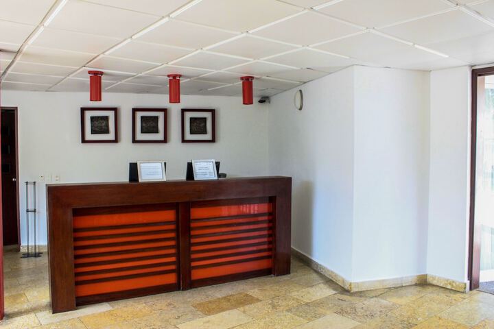 Check-in/check-out kiosk