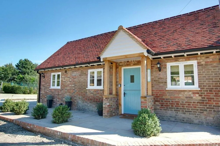 Serene Holiday Home in Linton With Private Swimming Pool