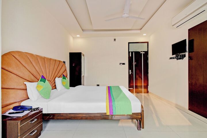 Room 7 of 31