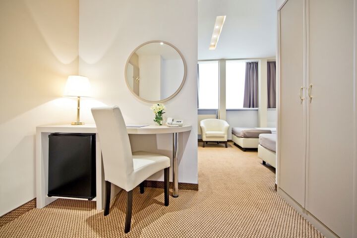 Room 5 of 45