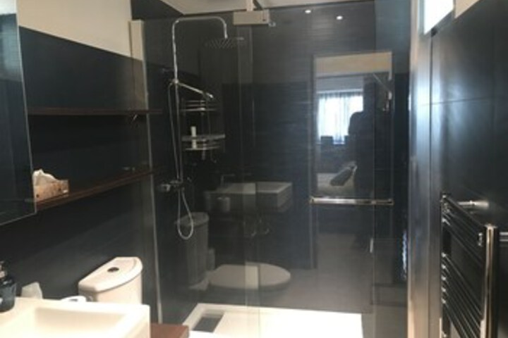 Room 2 of 18