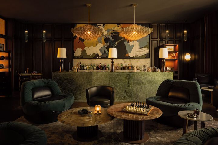 Lounge 181 of 208