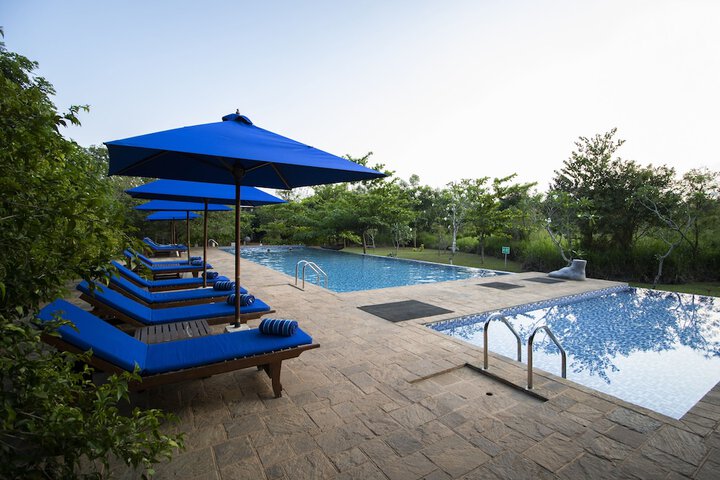 Hotel Pool