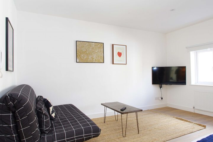 Room 10 of 24