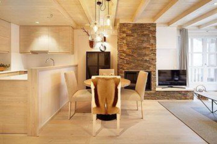 Room 15 of 16
