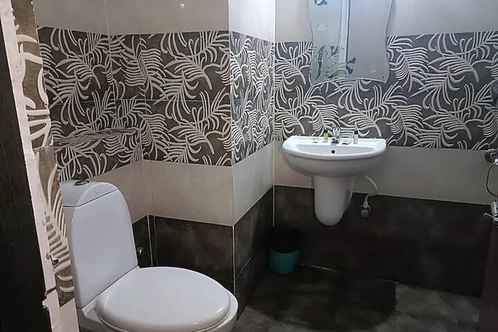Room 12 of 19