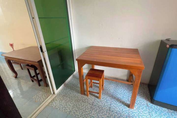 Room 10 of 17