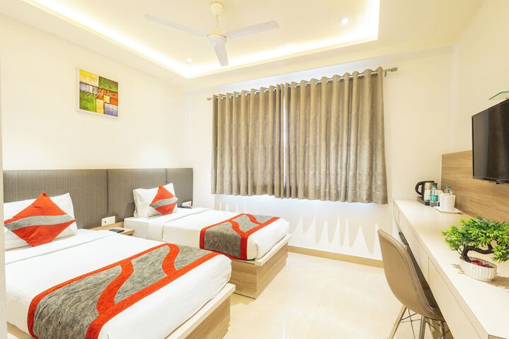 Room 9 of 30