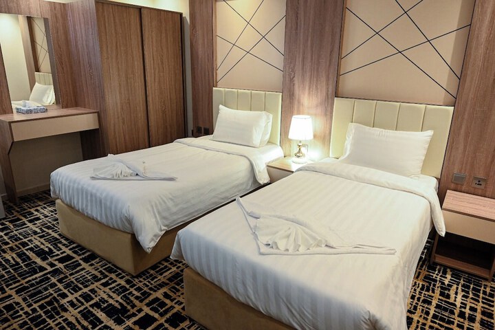 Room 15 of 37