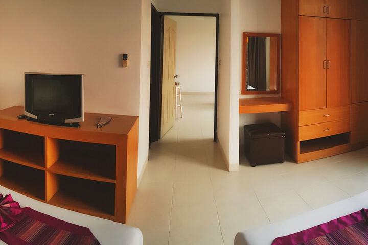 Room 6 of 35