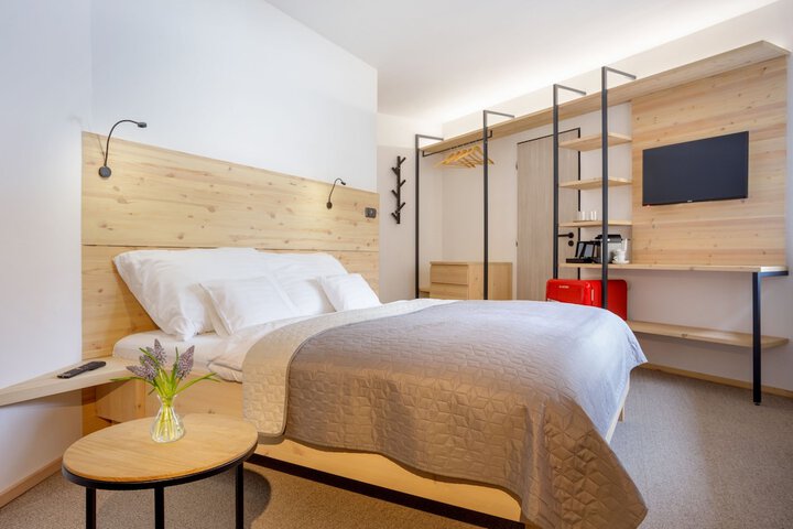 Room 3 of 54