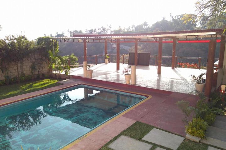Pool 24 of 43