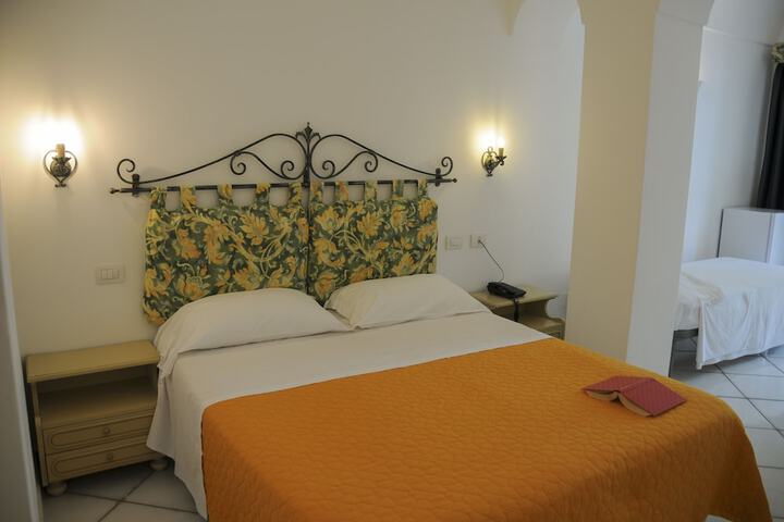 Room 16 of 37