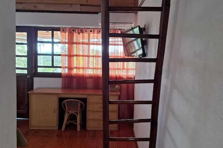 Room 2 of 40
