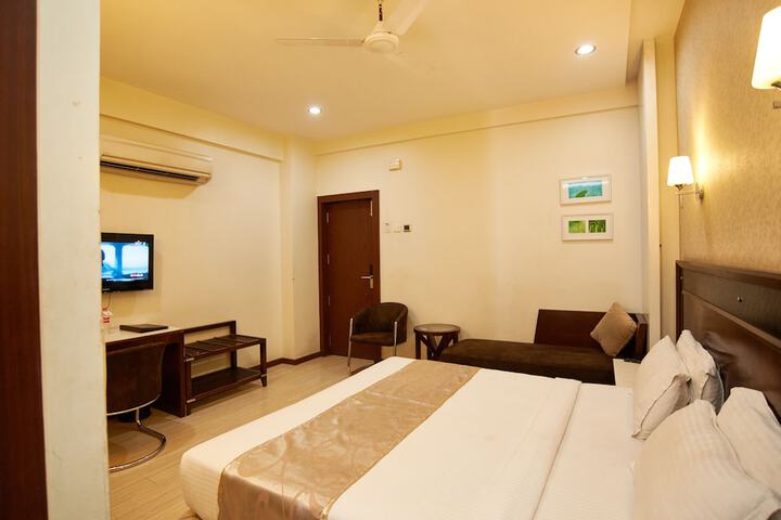 Room 6 of 22