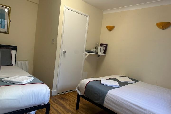 Room 62 of 96