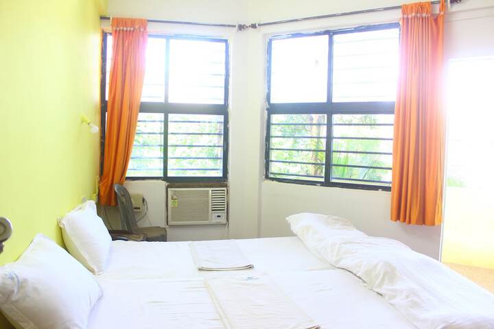 Room 16 of 97