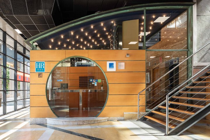 Guest Lobby