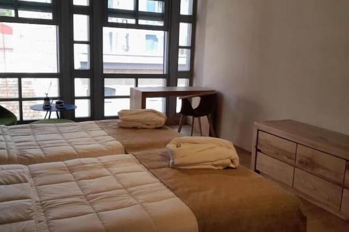 Room 6 of 18