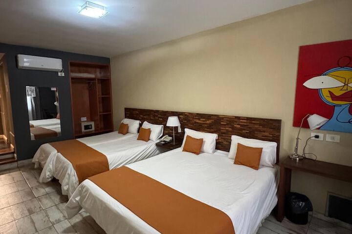 Room 12 of 37