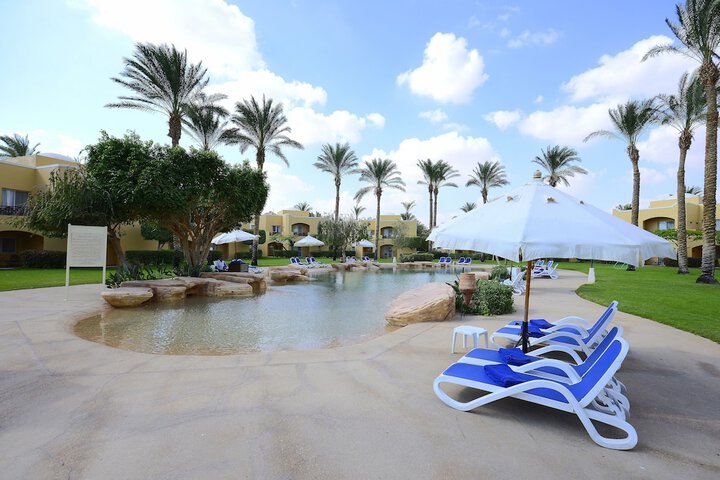 Hotel Pool