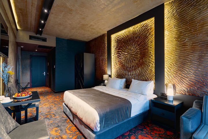 Room 104 of 199