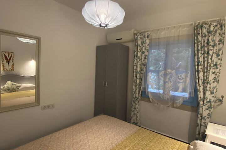 Room 18 of 48
