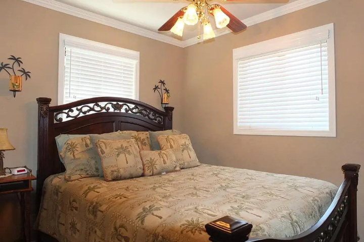 Room 4 of 15