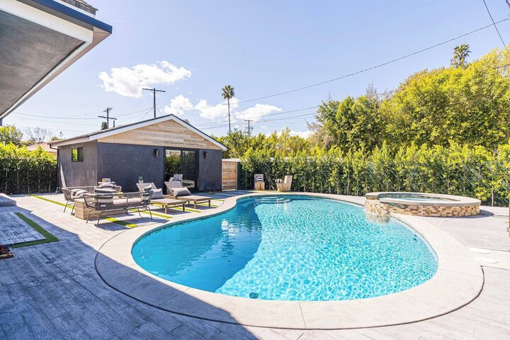 Pool 65 of 103