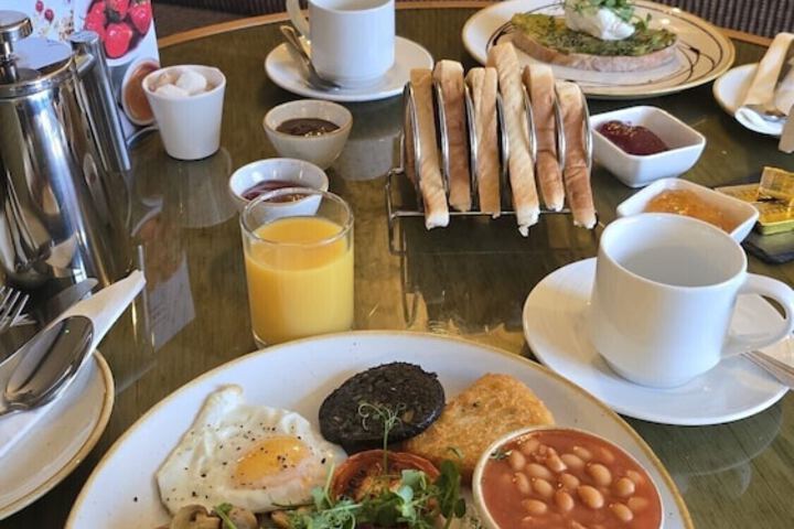 Breakfast/Coffee Service 26 of 47