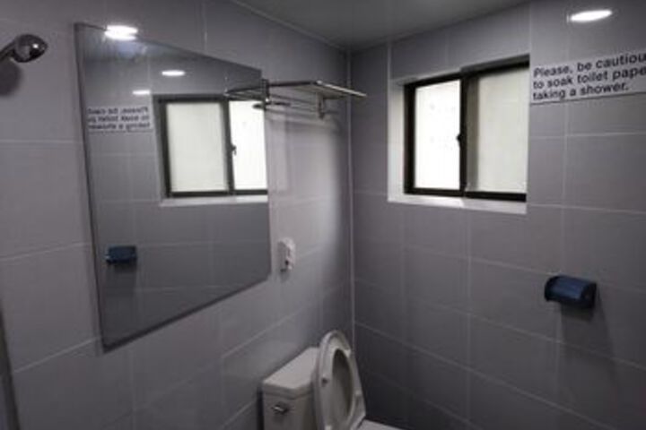 Room 3 of 96