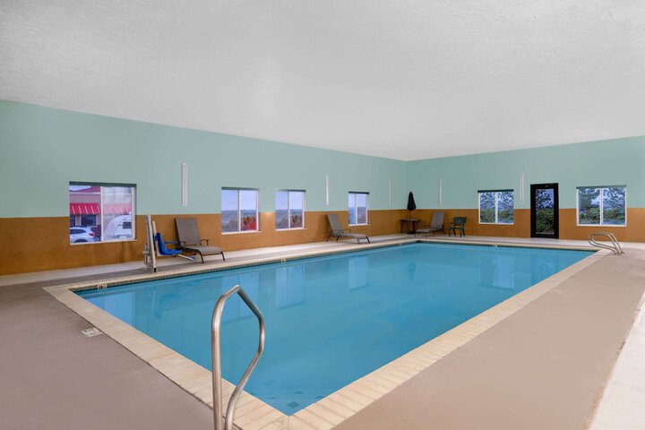 Pool 38 of 68