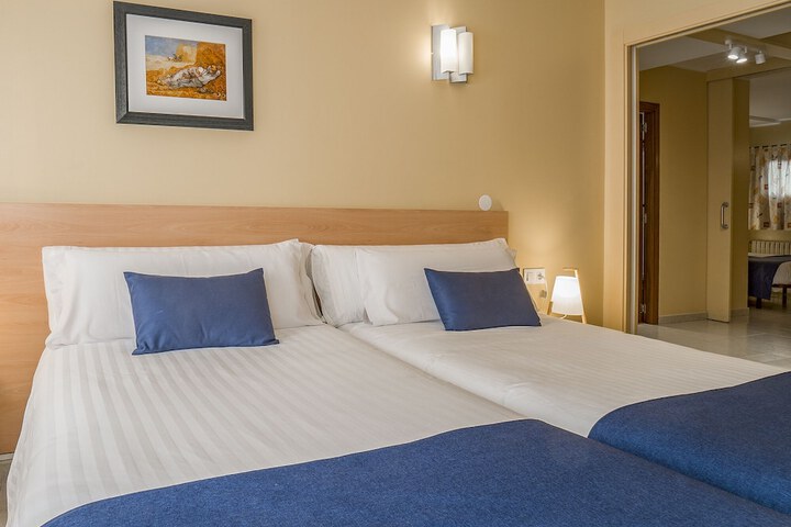 Room 20 of 99