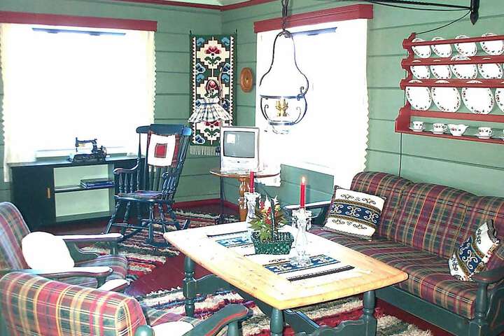 Room 6 of 28