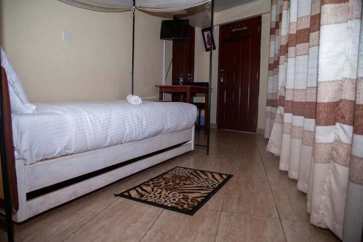 Room 8 of 36