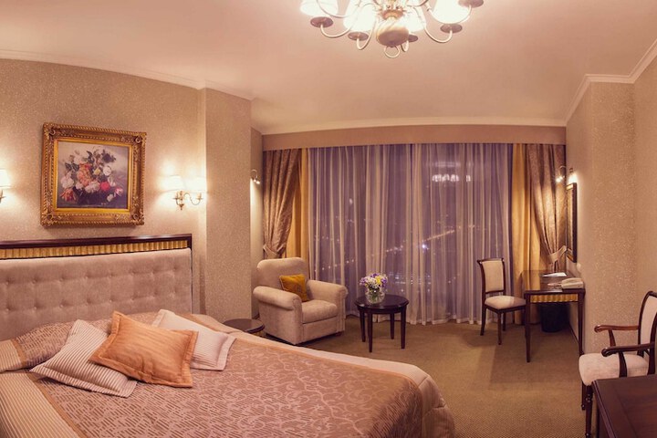 Room 7 of 42