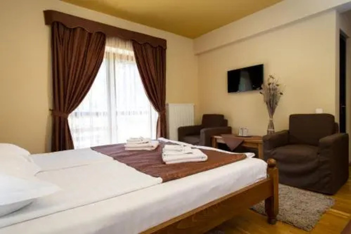 Hero Image 1 of 1